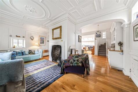 The Embankment, Twickenham, TW1