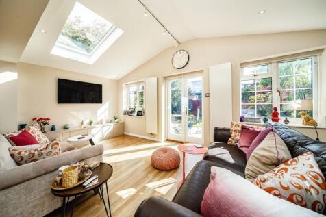 Abbottsmede Close, Strawberry Hill