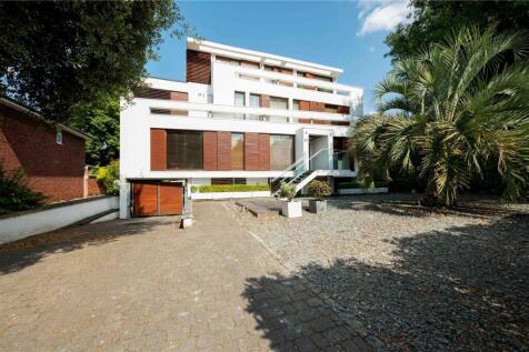 Strawberry Vale, Twickenham, TW1