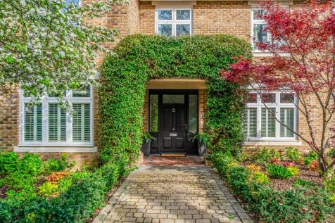 Chalmers Way, 
Twickenham, TW1