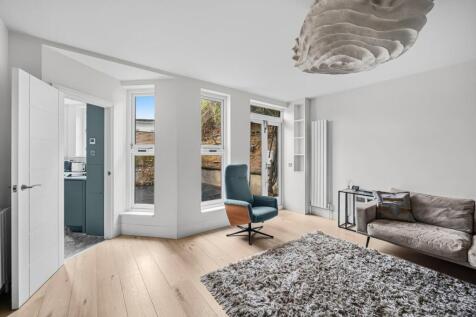 Ledbury Road, 
Notting Hill, W11