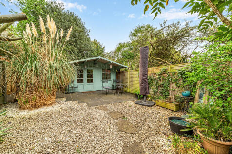 Lyncroft Gardens, Ealing