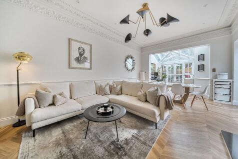 Amherst Road, Ealing Broadway, London, W13