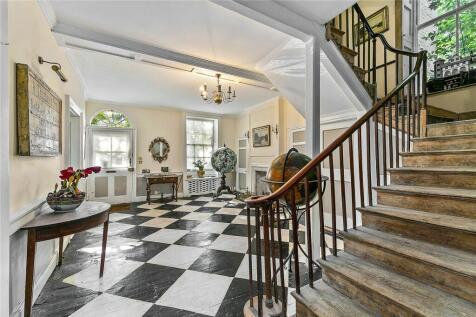 West Hall Road, Kew, London, TW9
