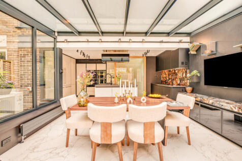 Melbury Road, London, W14