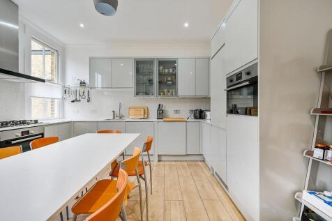 Chiswick High Road, Chiswick, London, W4