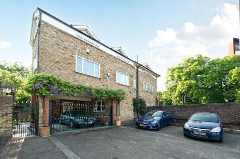Surrey Crescent, Chiswick, London, W4