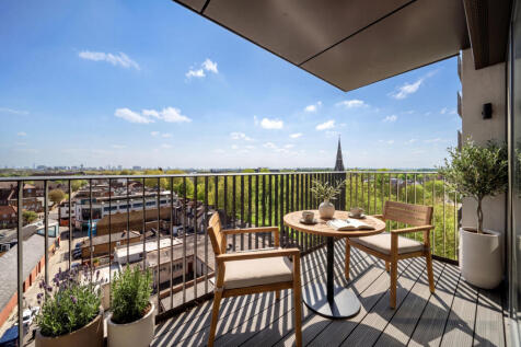 Chiswick Green, Chiswick High Road, W4