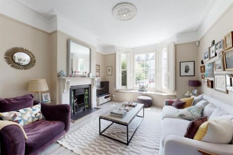 Wolseley Gardens, London, W4