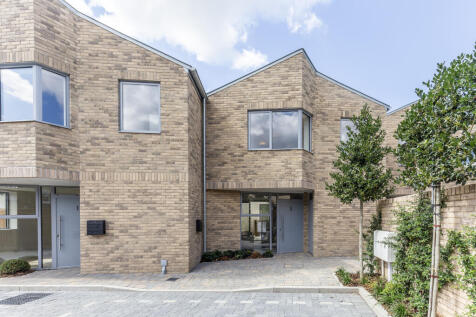 Provender Mews, London, W7