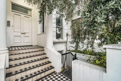 Earls Court Road, Kensington, London, W8