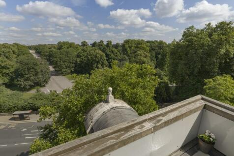 Palace Gate, Kensington, London, W8, United Kingdom