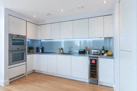 Chiswick High Road, Chiswick, W4