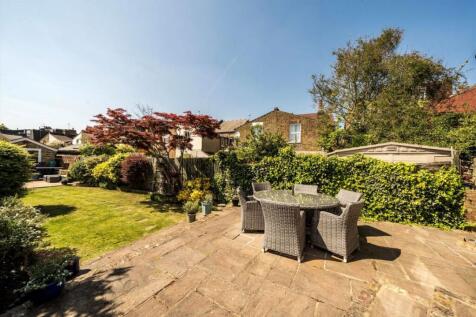 Croft Gardens, Northfields
