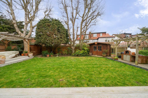 Hazelwood Close, Ealing Common, W5