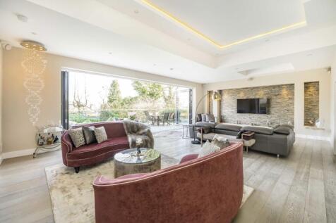 The Ridings, Ealing