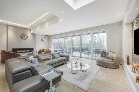 The Ridings, London, W5