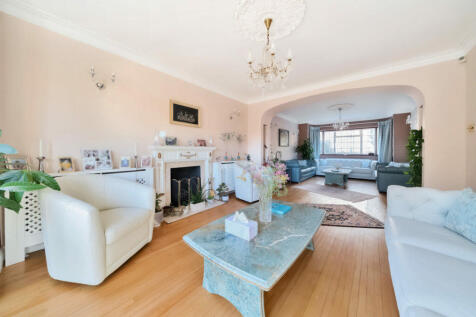 The Ridings, Ealing W5