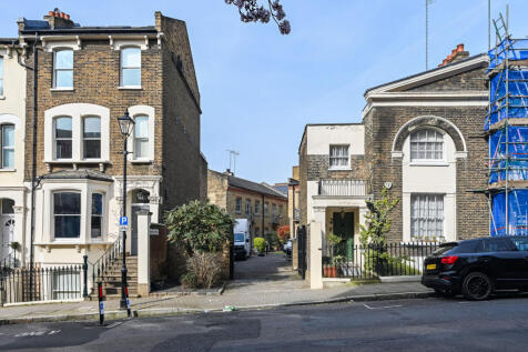 Hardwicke Mews, Islington, London, WC1X