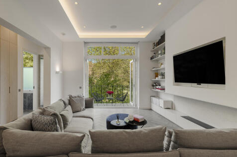 Sutherland Avenue, Little Venice, London, W9
