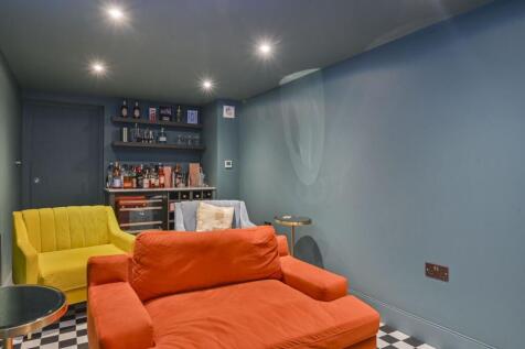 Elgin Avenue, Maida Vale, London, W9