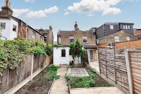 Leslie Road, London, E11
