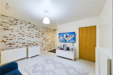 London Road, Justin Plaza, CR4