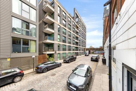 Ratcliffe Cross Street London E1