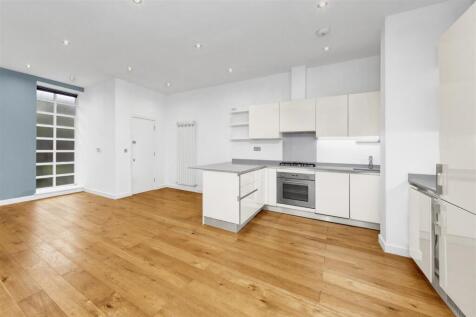 Halesworth Court, Bow, E3