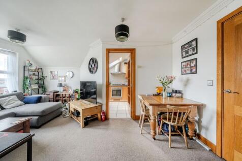 Kew Court, Kingston, Kingston upon Thames, KT2
