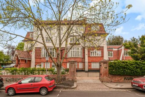 Bracknell Lodge, 
Frognal Lane, NW3