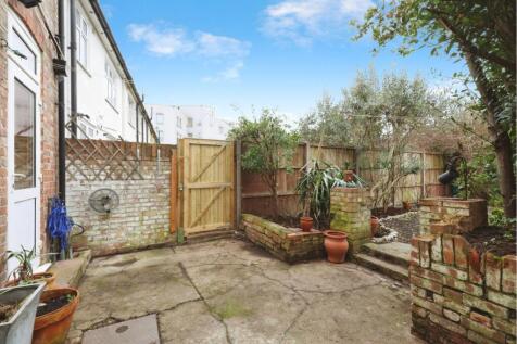 Wesley Avenue, London, NW10
