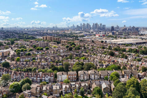 Wellington Gardens, London