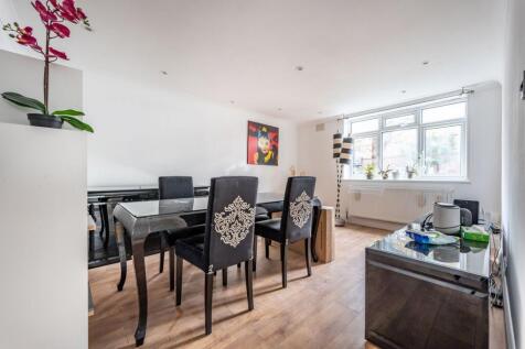 Allen Edwards Drive, Nine Elms, London, SW8