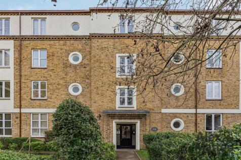 Chiltern Court, New Cross, SE14