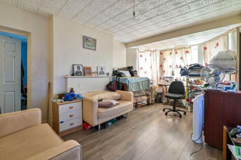 Green Hundred Road, Peckham, London, SE15