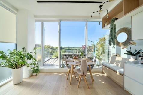 Parkview, Brentford, BRENTFORD, TW8