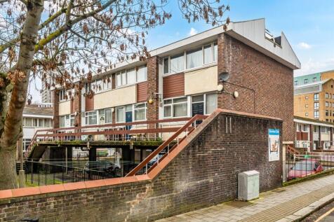 Shoreham Close, Putney, London, SW18