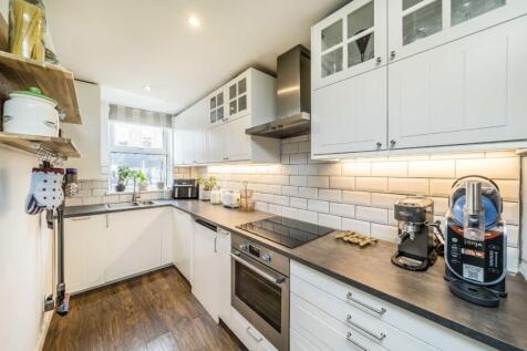 Garratt Lane, Earlsfield