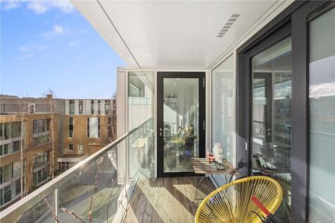 Spectrum Way, London, SW18