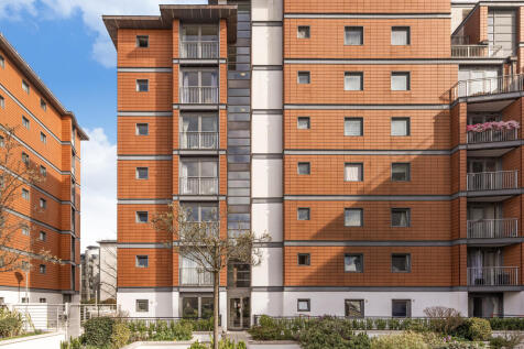 Holland Gardens, Brentford, London, TW8
