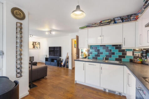 Ealing Road, Brentford, TW8