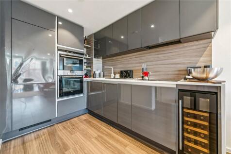 Broomhill Road, London, SW18