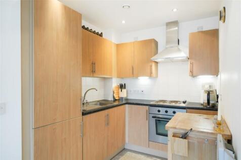Phoenix Way, SW18