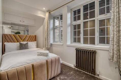 Brompton Road, Knightsbridge, London, SW3
