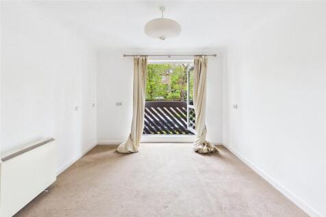 Cedar Close, London, SE21