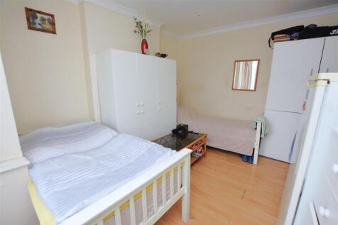 Carter Road, Colliers Wood, Tooting, SW19