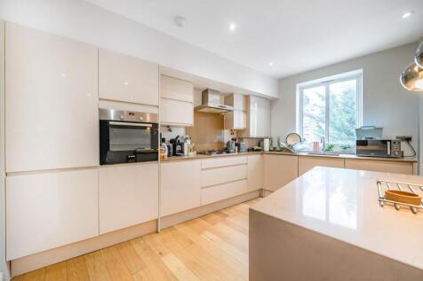 East Dulwich Grove, East Dulwich, London, SE22