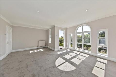 Queens Road, Richmond, TW10