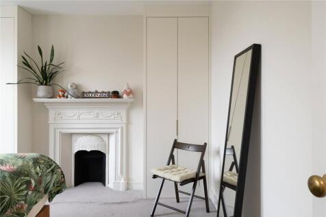Collingbourne Road, London, W12